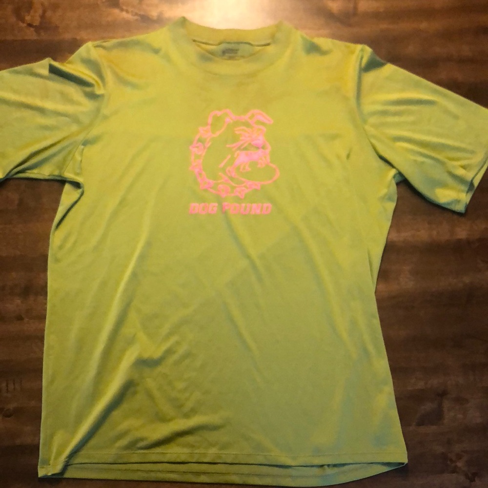 Men’s Medium Patagonia graphic athletic T-shirt